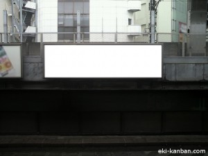 神田駅南行風防壁№5写真2